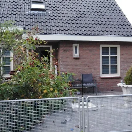 Dendolili Homestay *